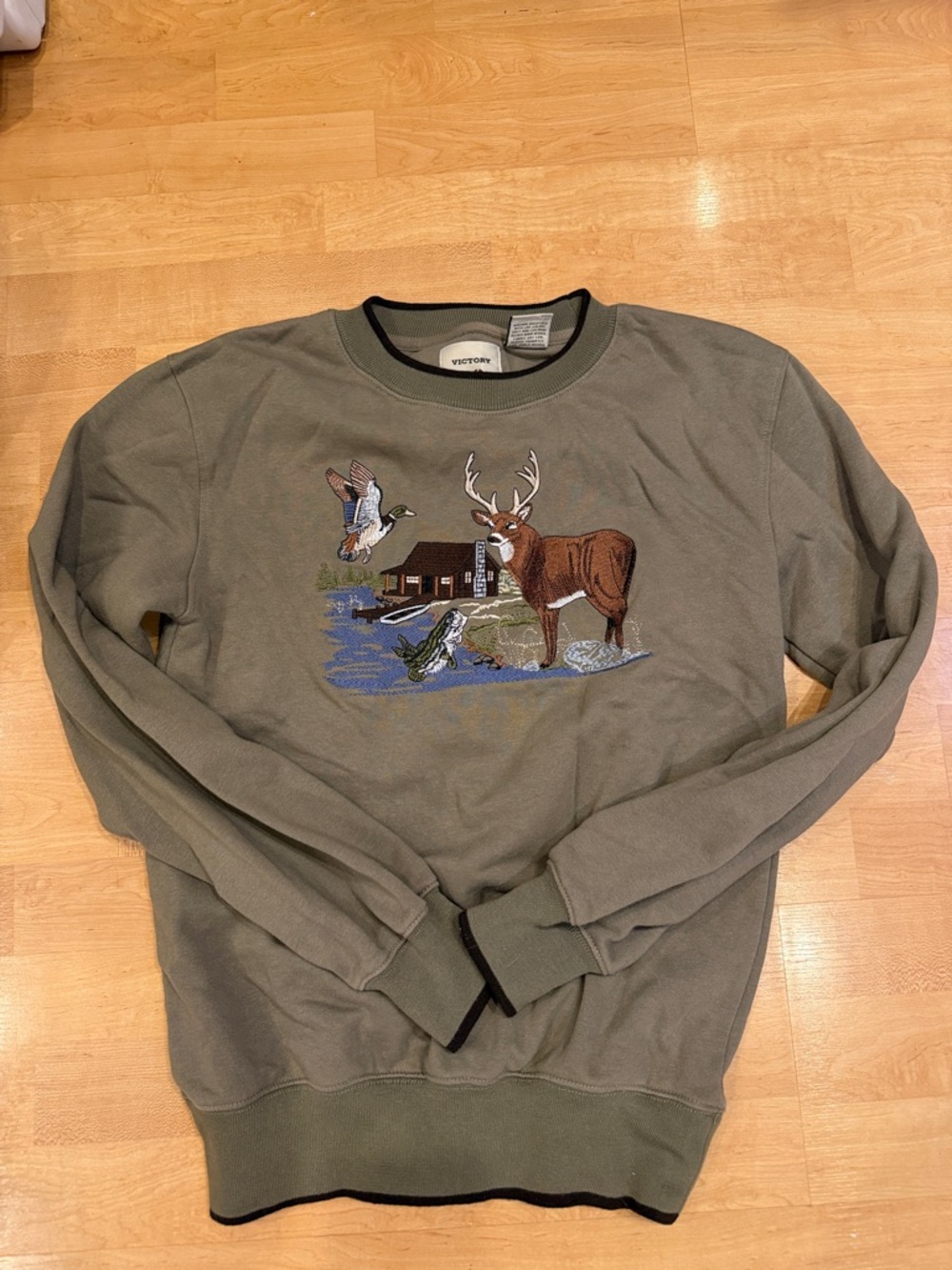 Victory Outfitters Olive Green Crewneck Sweater with Embroidered Deer and Ducks